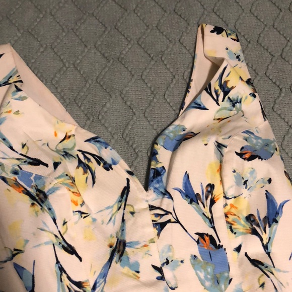 Pattern dress - Picture 3 of 4